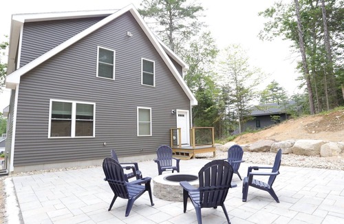 Thornton House | New Construction! Beautiful Pet Friendly Home to spend your vacation in the White Mountains (HH11T)