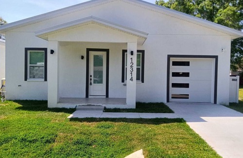 Carrollwood House | New construction heart of Tampa