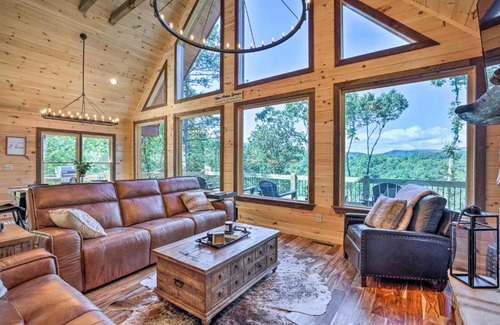 Foxfire Estates House | New Construction Multi-Level Cabin with Hot Tub