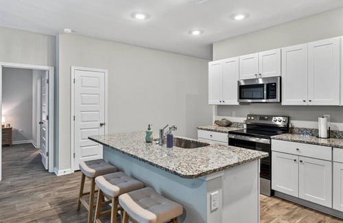 Sunset Beach House | New Construction! Sleeps 7! Short drive to Sunset &Ocean Isle Beach/Golf!