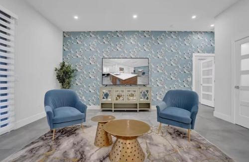 Sunset House | New Construction Villa HotTub Heated Pool Gameroom