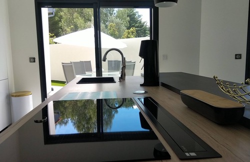 Lancon-Provence Villa | New contemporary villa with pool 15 min from Aix, 20 min from Marseille