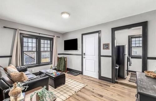 Hazel Park Apartment | New! Contemporary 1BR Haven, Private & Pristine