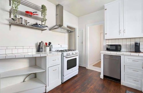 Coronado House | NEW Coronado Historic 1BR Boho Oasis! Private Yard