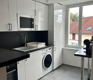 Vemars Apartment | New Cosy house 15 min Paris Roissy CDG & 6 min Parc Astérix I Villepinte