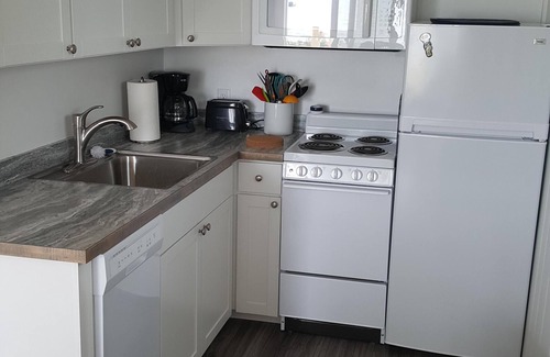 Maple City Cottage | "New Cottage" at Dunn's Farm on the Shores of Beautiful Glen Lake