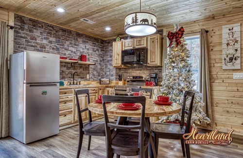 Gatlinburg - Pigeon Forge Cottage | New Cottage in Gatlinburg! Sleep Creek Cottage