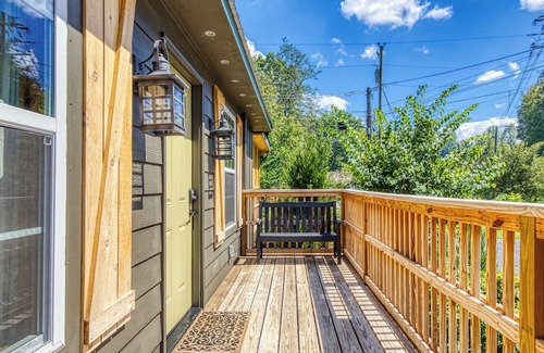 Gatlinburg - Pigeon Forge Cottage | New Cottage in Gatlinburg! Sleep Creek Cottage