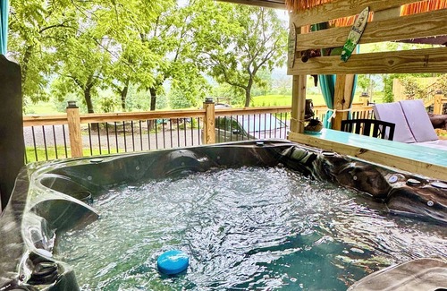 Brevard Cottage | New cottage with Hot Tub, Tiki Bar, Sauna, and Plunge Tub. Million Dollar Views