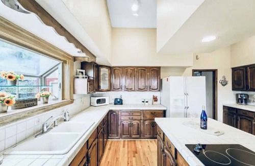 Larkspur House | *NEW!* Country setting near AFA, Venues, & Lake