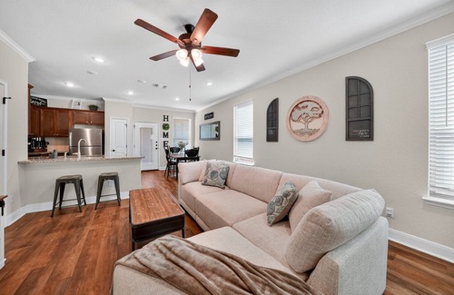 West San Antonio House | NEW! Cozy 3BR in Gated Community Near JBSA & SeaWorld