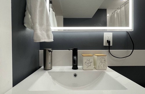 Bickford Park Apartment | New Cozy and Beautiful Apartment