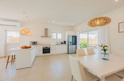 Shiribana House | NEW | Cozy, BBQ, Spacious Outdoor, Pool, 6 Sleeps