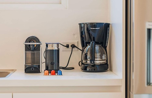 Shiribana House | NEW | Cozy, BBQ, Spacious Outdoor, Pool, 6 Sleeps