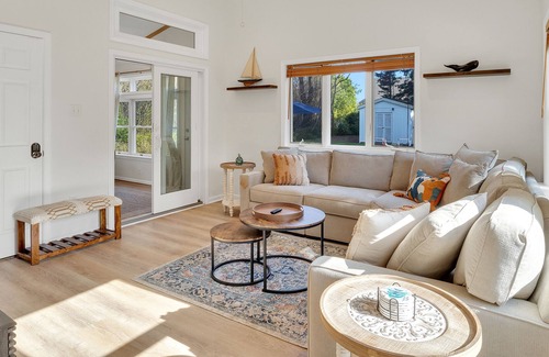 Rehoboth Beach Cottage | New! Cozy Beach Cottage w/King Bed & Large Patio in a Great Location!