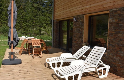 Pralognan-la-Vanoise Ski Chalet | New Cozy Chalet, Near Center, with Terrace & Parking