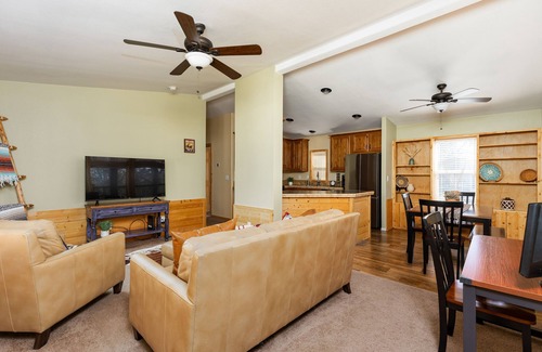 Payson Cabin | *NEW!* Cozy Cabin-5 minutes from Downtown Payson!