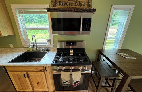 West Stewartstown Cabin | New Cozy Cabin w/Direct ATV & Snowmobile access