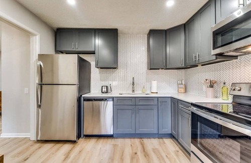 Derby House | NEW cozy & clean Derby Bungalow!