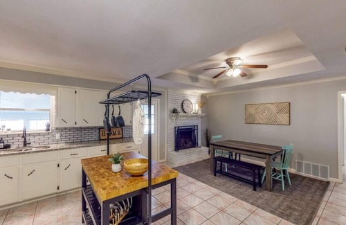 Waco House | New! Cozy Home 10 Min to Magnolia and Baylor