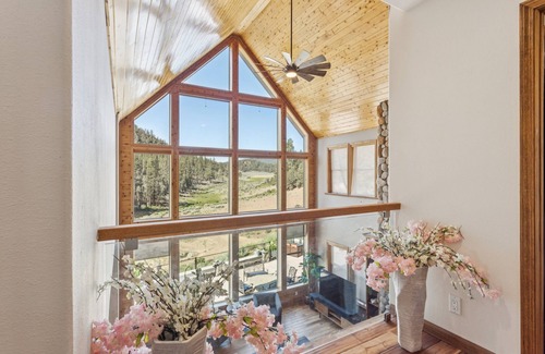 Frazier Park Cabin | NEW! Cozy Mountain Retreat Near Mount Pinos