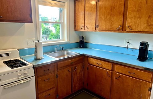 Aurora Highlands Apartment | NEW Cozy Penthouse - Spacious 3-bedroom apartment. Steps to Metro!
