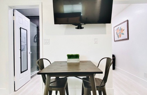 Deerfield Beach House | New! Cozy XL Studio; Pool; 5 mins from beach