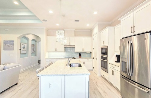 Butler Beach House | 🌴New Custom House! Private, Clean, Safe! 🌅Walk to the Beach!🏖️