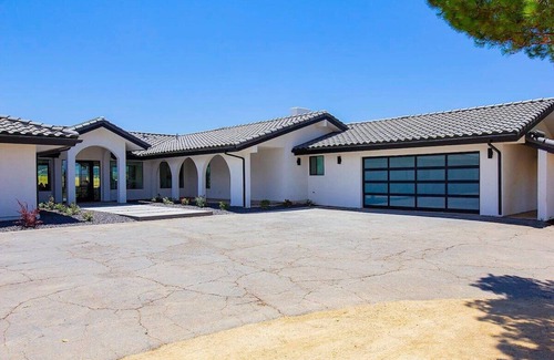 Paso Robles Villa | NEW! Custom Luxury Estate on 220 Acres Lot - Views
