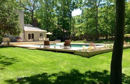 Northwest Harbor House | New dates available! Sunny, heated pool, walk to bay beach