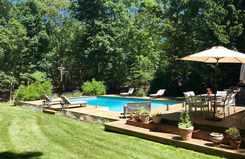 Northwest Harbor House | New dates available! Sunny, heated pool, walk to bay beach