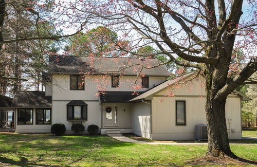 Bozman House | New dates released! Enjoy reflections of sunsets and golden leaves on the water!