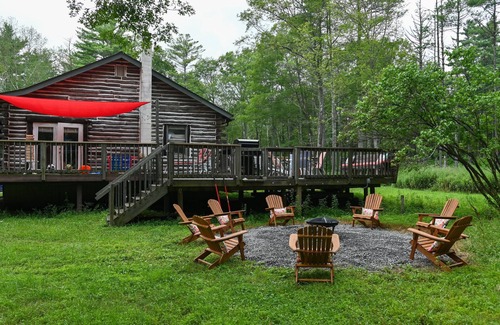 Saugerties House | New! Denniston Den, with game room, movie theater, fire pit and more. Close To HITS Horse show & Hunter Mountain skiing