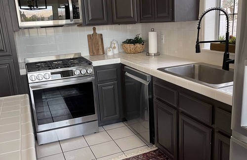 Fort Mohave House | New! Desert LUX Oasis LARGE POOL SPA BBQ FIRE-PIT