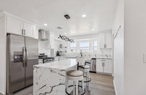 Stallion Springs House | NEW! Desert Mountain Escape with Private Hot Tub (A)