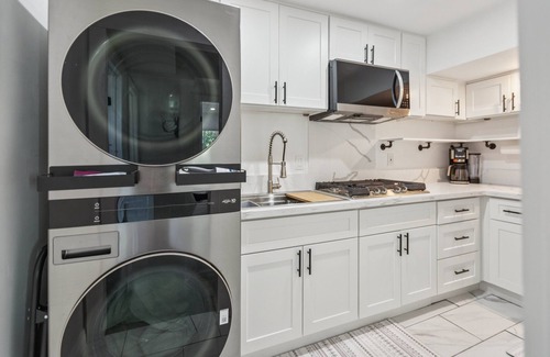 Stallion Springs House | NEW! Desert Mountain Escape with Private Hot Tub