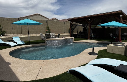 Entrada Del Oro House | NEW! Desert Oasis w/Pool & Stunning Mountain Views