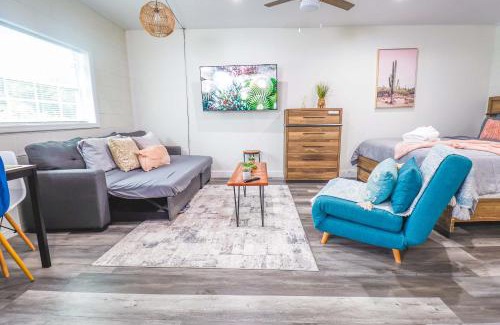 Orlando Apartment | NEW Designed Apt 2023 NrUCF PETSOk PrivateEntry