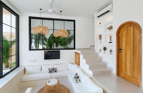 Batu Bolong House | New Designer 2BR Villa in Canggu