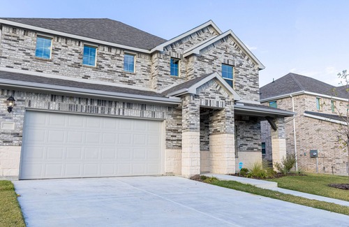 Royse City House | “New” Designer Home | 35 Minutes To Downtown Dallas