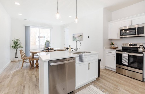 Garden City Villa | New Designer Townhome w Trailer Parking Games