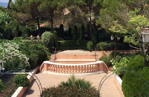 Saint-Tropez City Centre Apartment | New development Place des Lices with underground parking