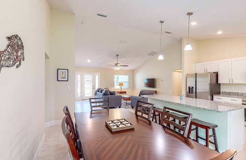 Fellowship House | New, Dog-Friendly Home close to Equestrian Centers