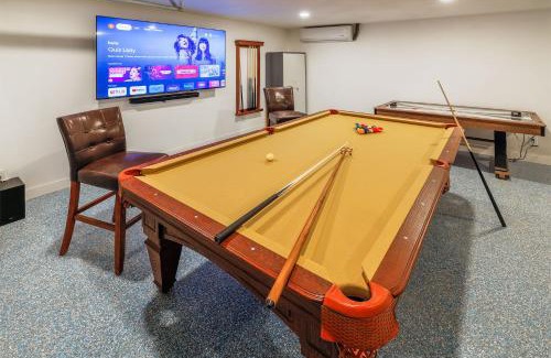 Joshua Tree Highlands Villa | New: Dome, Hot Tub, Game Room, 5 min to park