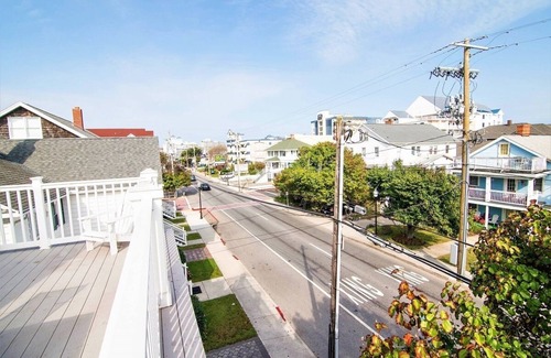 Ocean City House | New Downtown Large Beach House – Steps to the Beach & Boardwalk - 3 Kitchens