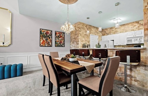 Auburn Hills House | *NEW* DT Auburn Hills Lux Condo