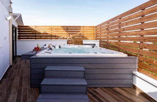 Tel Aviv City Center Apartment | New Duplex 3 Bedroom with Jacuzzi