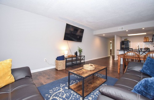 Auburn Condo | NEW! Eagles Landing 2BR/2BA condo in Auburn close to downtown! Sleeps 7!
