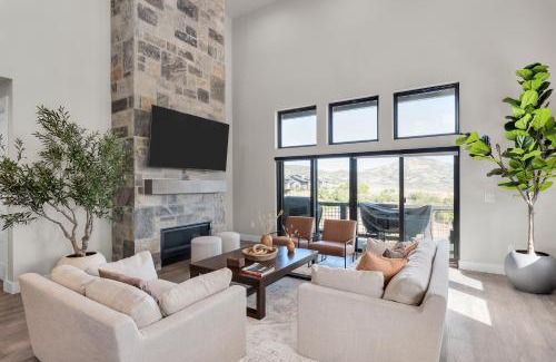 Park City House | New East Deer Valley, 1 min, 994 New luxury 5br Twin House, Hot Tub, Lake view, Park City 10 min