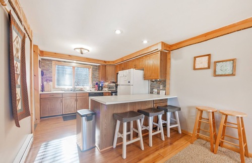 North Creek House | NEW! Echo 7 Building D - Retreat with Mountain Views by The Summit at Gore Mountain